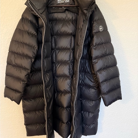Michael Kors Black Puffer Coat- Packable Down Fill - Picture 3 of 16